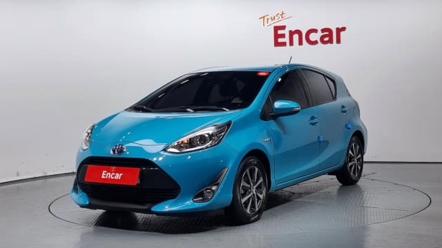 2019 TOYOTA Prius