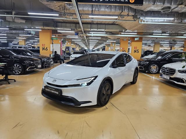 2024 TOYOTA Prius