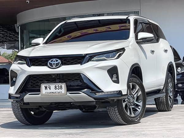 2022 TOYOTA Fortuner