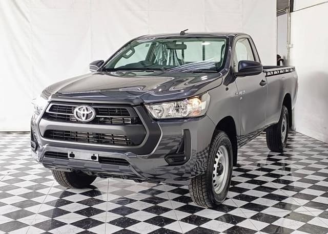 2025 TOYOTA Hilux