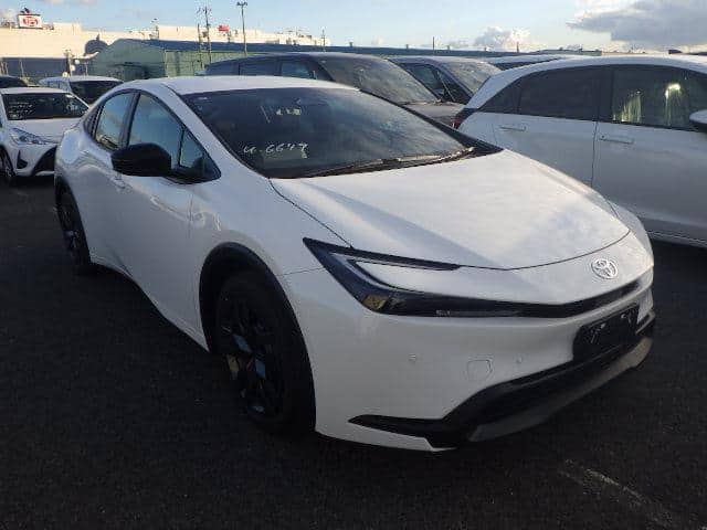 2024 TOYOTA Prius
