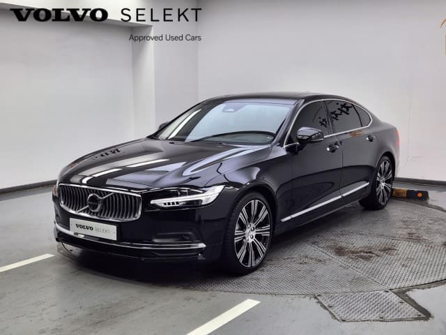 2023 VOLVO S90