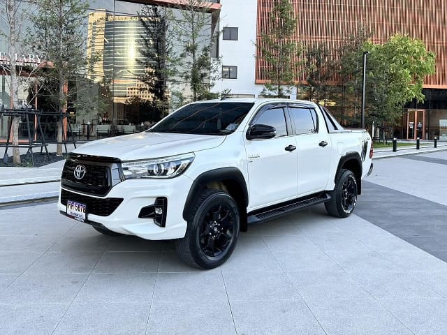 2019 TOYOTA Hilux