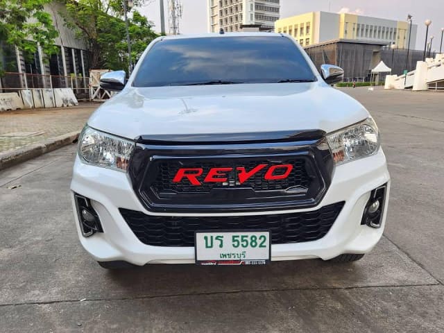 2020 TOYOTA Hilux