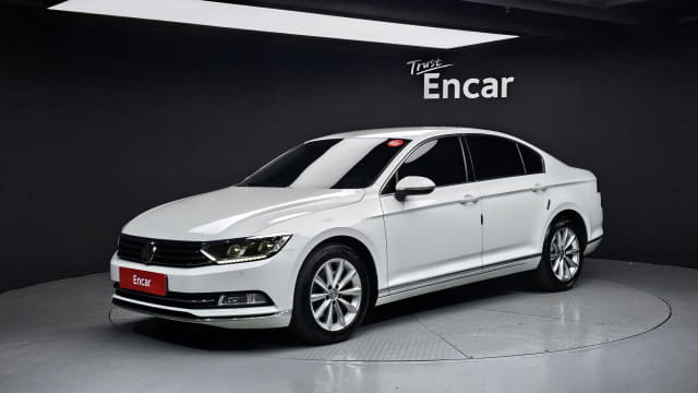 2018 VOLKSWAGEN Passat, 