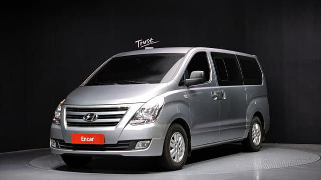 2017 HYUNDAI Grand Starex