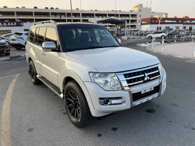2017 MITSUBISHI Pajero