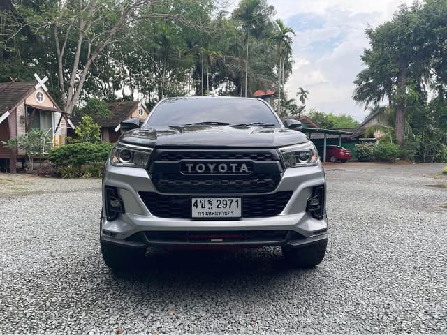2019 TOYOTA Hilux