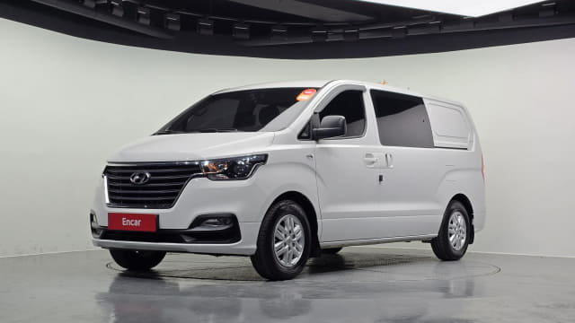 2021 HYUNDAI Grand Starex