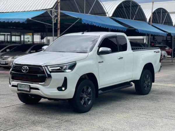 2022 TOYOTA Hilux