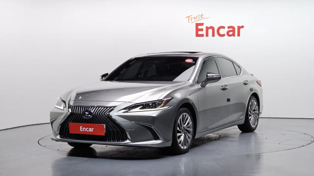 2020 LEXUS ES