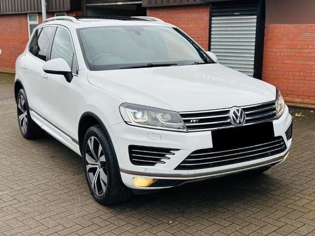 2016 VOLKSWAGEN Touareg