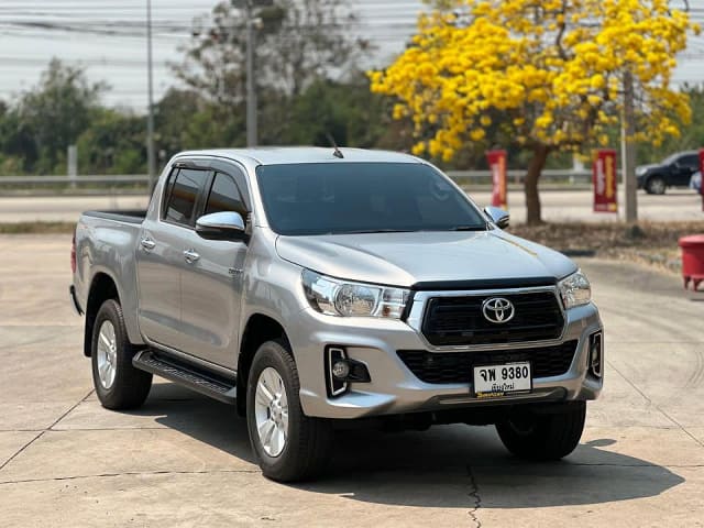 2019 TOYOTA Hilux