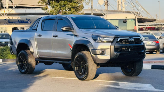 2023 TOYOTA Hilux
