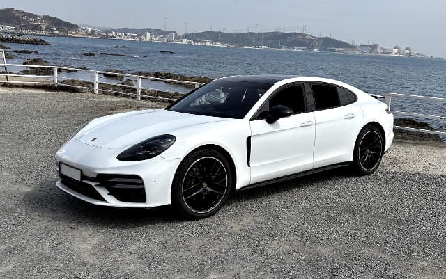 2018 Porsche Panamera, 