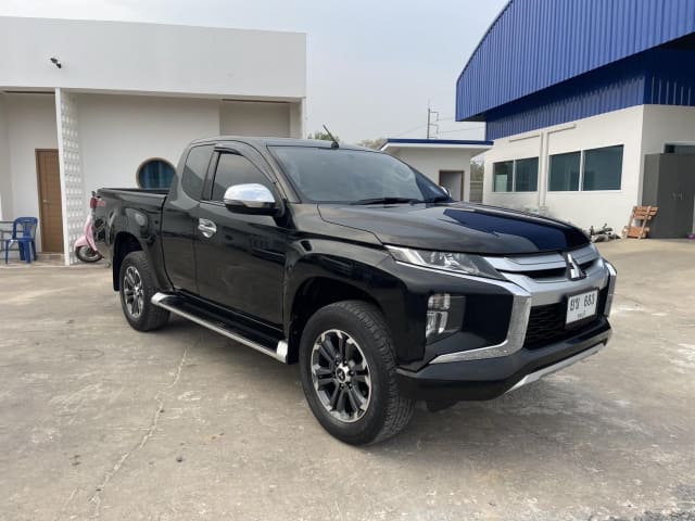 2019 MITSUBISHI Triton