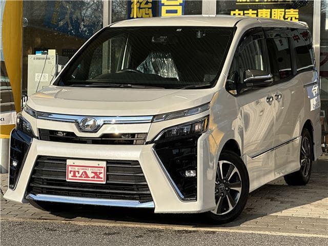 2018 TOYOTA Voxy