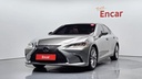 2019 LEXUS ES