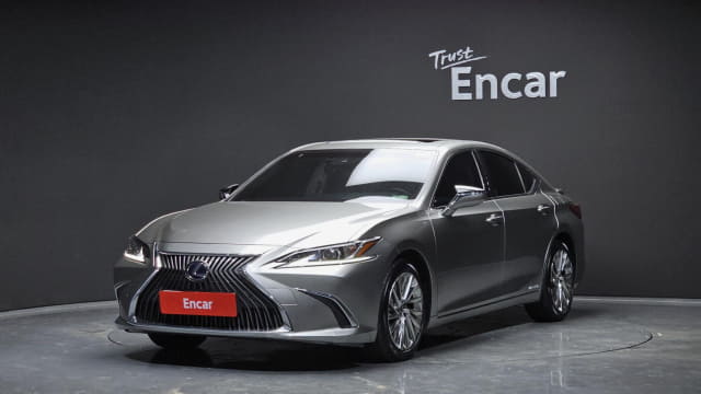 2021 LEXUS ES