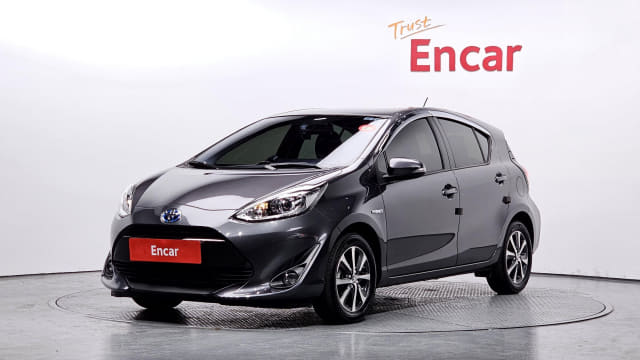 2019 TOYOTA Prius