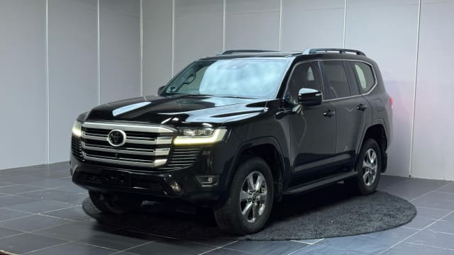 2022 TOYOTA Land Cruiser