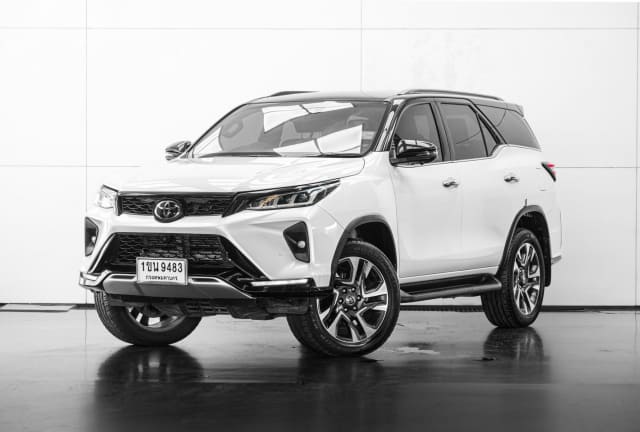 2020 TOYOTA Fortuner