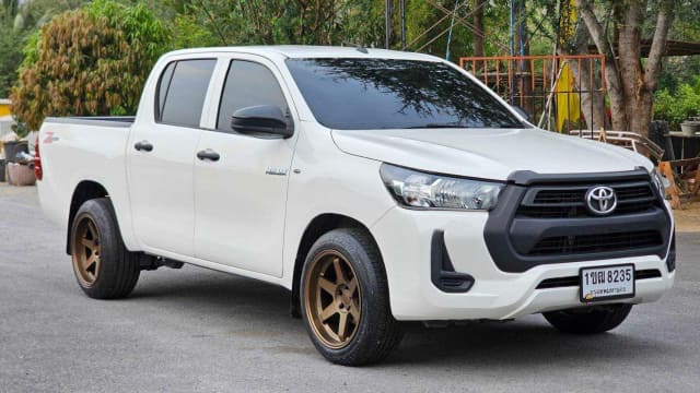 2020 TOYOTA Hilux
