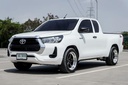 2022 TOYOTA Hilux