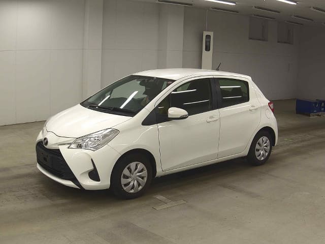 2018 TOYOTA Vitz