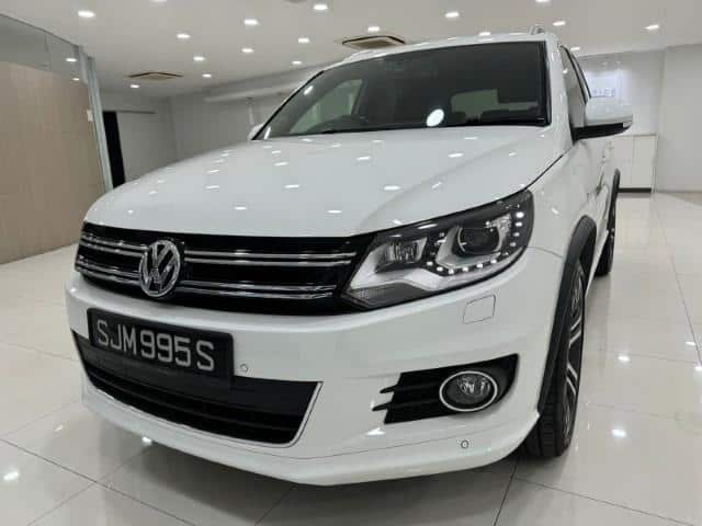 2016 VOLKSWAGEN Tiguan