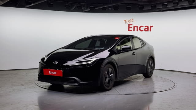 2024 TOYOTA Prius