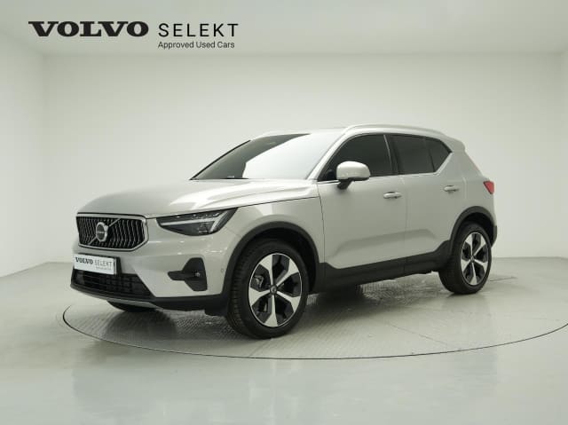 2024 VOLVO XC40, 