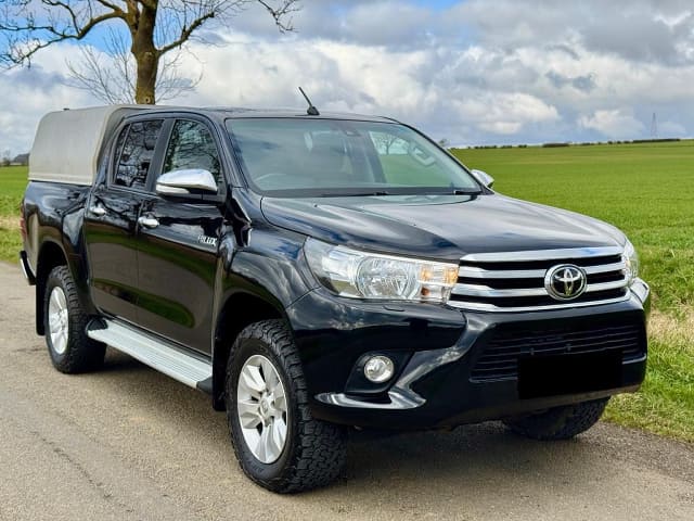 2017 TOYOTA Hilux