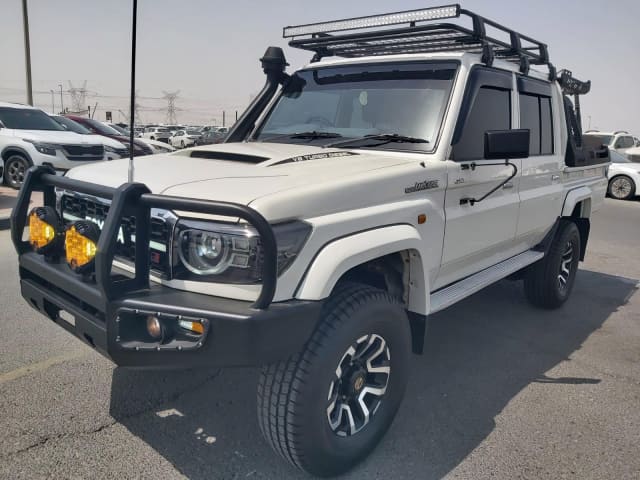 2016 TOYOTA Land Cruiser