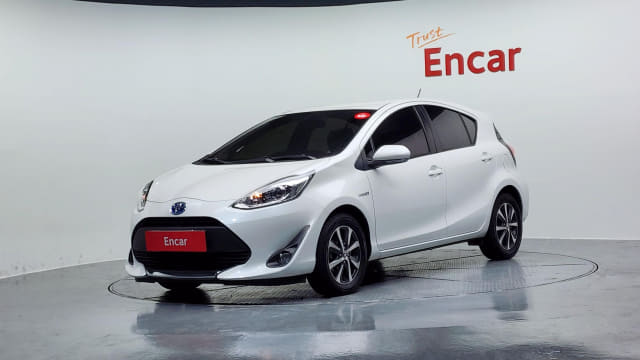 2020 TOYOTA Prius