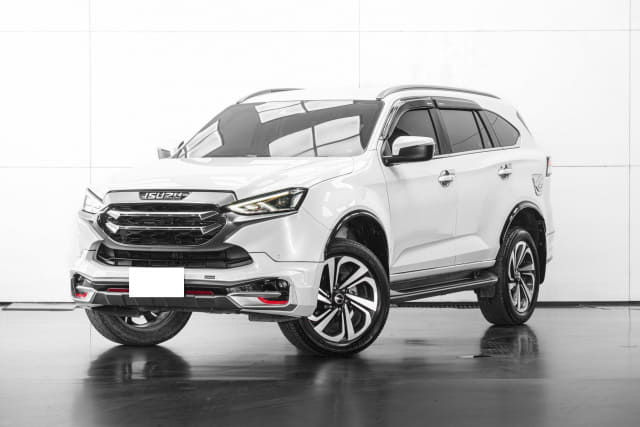 2021 ISUZU MU