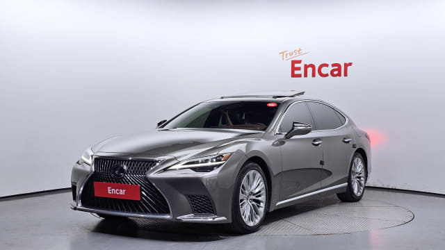 2022 LEXUS LS