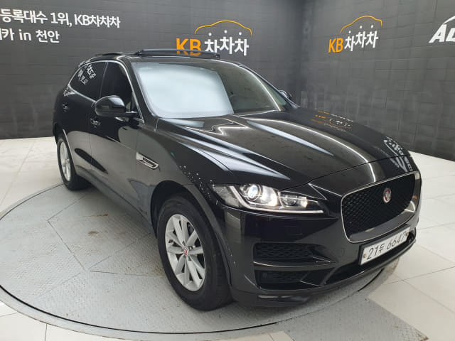 2017 JAGUAR F-PACE