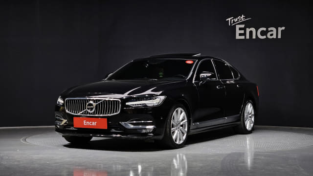 2020 VOLVO S90