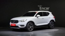 2021 VOLVO XC40