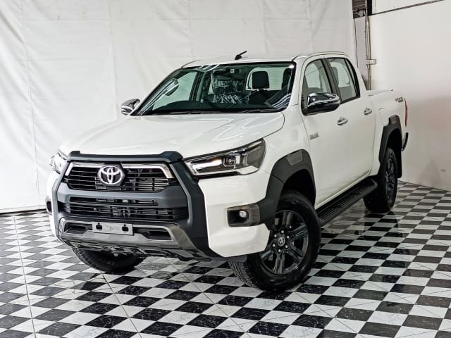 2025 TOYOTA Hilux