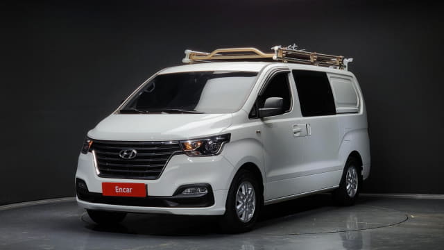 2021 HYUNDAI Grand Starex