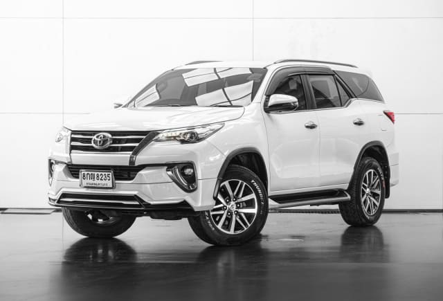 2019 TOYOTA Fortuner