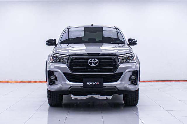 2019 TOYOTA Hilux