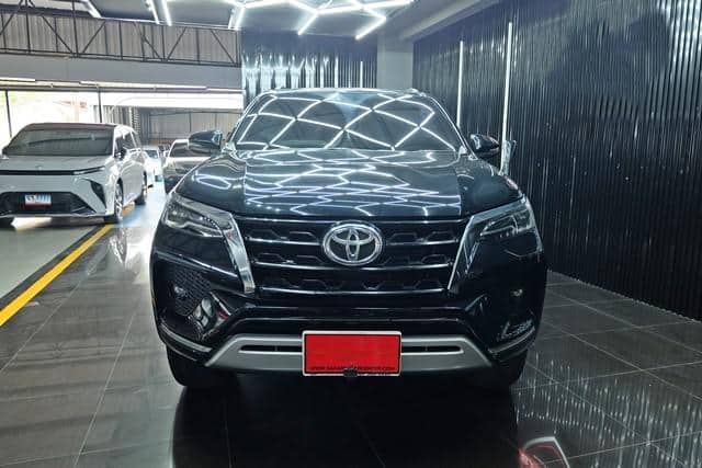 2021 TOYOTA Fortuner
