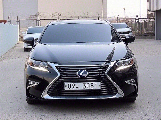 2017 LEXUS ES