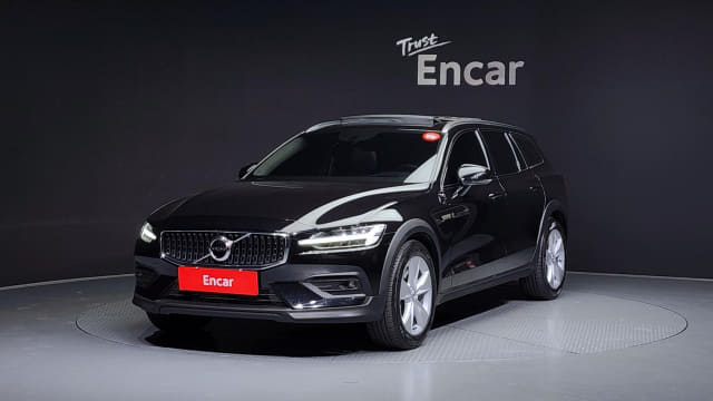 2019 VOLVO V60