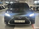 2019 LEXUS ES