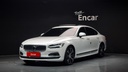 2022 VOLVO S90