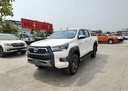 2025 TOYOTA Hilux